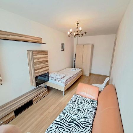 阿拉德Bine Ati Venit La Maria Str Ion Alexandru Nr 1 Bl 14 Ap 1公寓 外观 照片